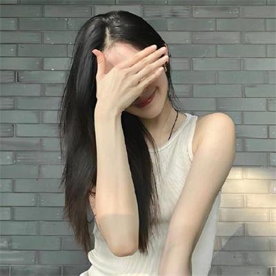 安娜·卡拉曼佐夫
